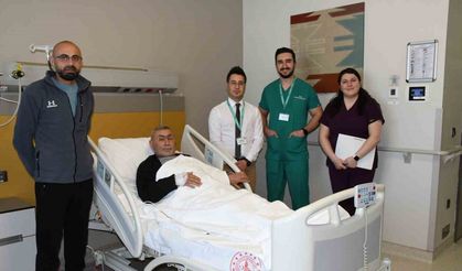 5 milimetrelik kesiyle 2.5 santimetrelik börek taşından kurtuldu