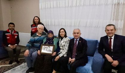 57 yıl bir yastığa baş koydular