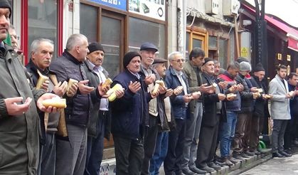 7 asırdır her cuma "esnaf duası" ediyorlar