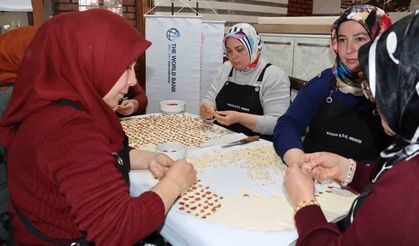 Adana’da kadınlara yöresel yemek kursu