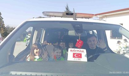 Anaokulu öğrencileri polis merkezini ziyaret etti