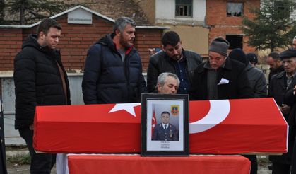 Arkadaşının silahıyla kendini vuran uzman çavuş Isparta’da toprağa verildi