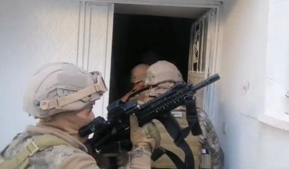 Batman’da yatakların içinden silah ve mühimmat ele geçirildi