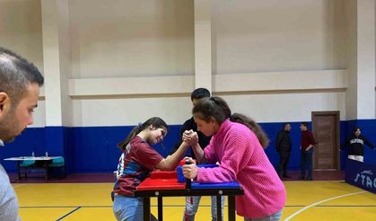 Bitlis’te ‘Bilek Güreşi İl Birinciliği Yarışması’ tamamlandı