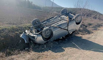Burdur’da otomobil devrildi: 3 yaralı