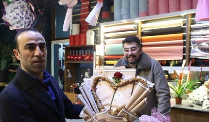 Elazığ’da 14 Şubat’a özel cevizli sucuk buketi