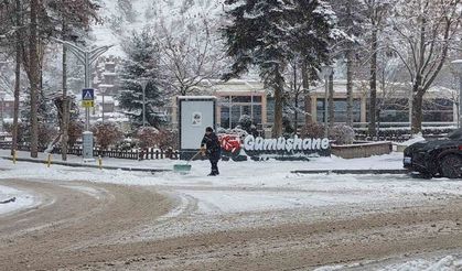 Gümüşhane’de kar yağışı etkili oluyor