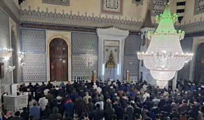 Kilis’te ilk teravih namazı kılındı