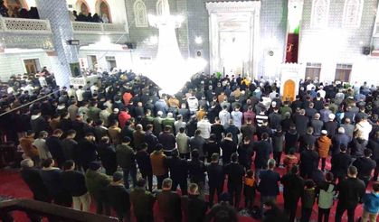 Şanlıurfa’da ilk teravih namazı kılındı
