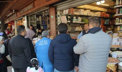 Şanlıurfa’da tarihi çarşıda Ramazan yoğunluğu