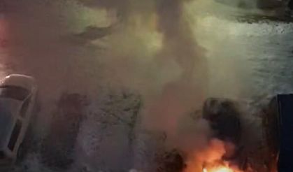 Yanan otomobile karlı müdahale