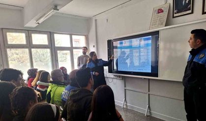 Afyonkarahisar’da emniyet ekipleri gençleri bilgilendiriyor