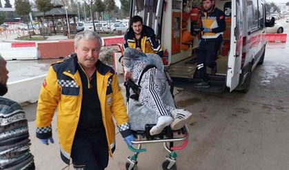 Akaryakıt istasyonunda bıçaklı saldırıya uğrayan genç yaralandı