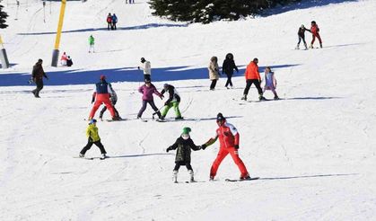 Çocukların kayak yapma mutluluğu
