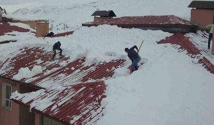 Ekmek parası için tehlikeye aldırış etmiyorlar