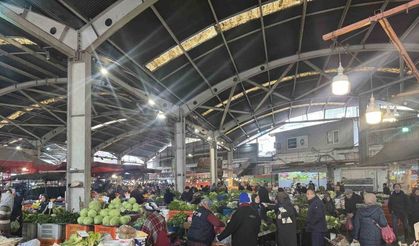 Halk pazarında fiyatlar yükseldi