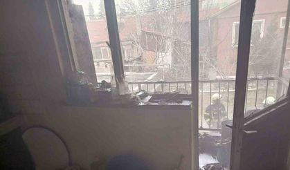 Isparta’da 2 katlı evde yangın