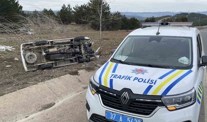 Kastamonu’da devrilen minibüsteki 3 kişi yaralandı