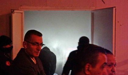 Marketten çıkan dumanlar ekipleri alarma geçirdi