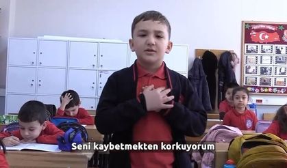 Minik öğrencilerden anlamlı mesaj "Beni bırakma, sigarayı bırak"