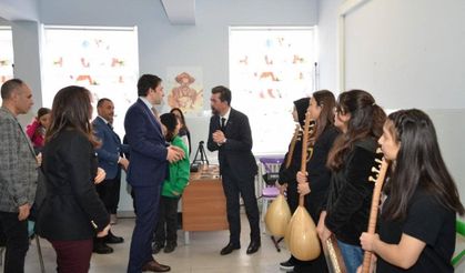 Müzik sınıfı açılışı katılımcılardan büyük ilgi gördü