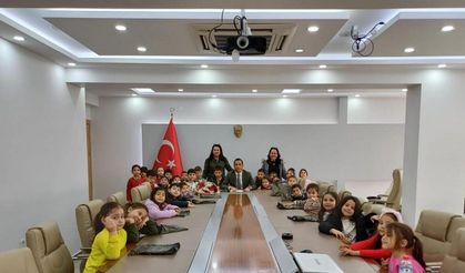 Ortaca Kaymakamı Aktaş minik öğrencileri ağırladı
