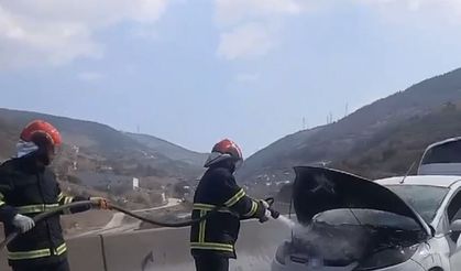 Osmaniye’de seyir halindeki otomobil yandı