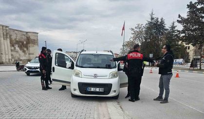 Sultanhanı’nda polisten uzun namlulu silahlarla ‘şok’ uygulama