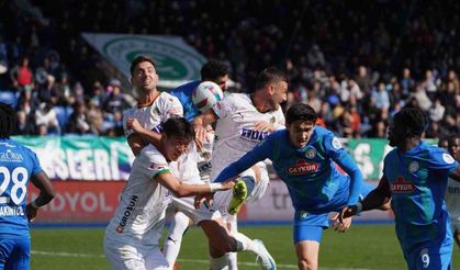 Trendyol Süper Lig: Çaykur Rizespor: 0 - Alanyaspor: 0 (İlk yarı)