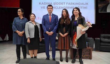 Urla’da "Kadına Yönelik Şiddete Karşı" farkındalık ve bilinçlendirme eğitimi yapıldı
