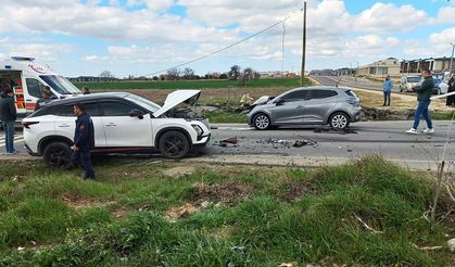 Çorlu’da zincirleme kaza: 3’ü askeri personel 6 yaralı