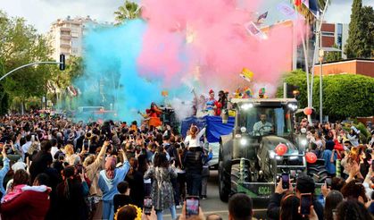 Portakal Çiçeği Karnavalı’nda renkli görüntüler oluştu