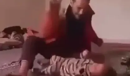 Acımasız Baba Çocuğuna Defalarca Şiddet Uyguladı Cani Baba Tutuklandı