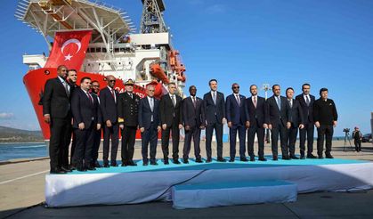 Çağrı Bey sondaj gemisi, Bakan Bayraktar’ın katıldığı törenle Somali’ye uğurlandı