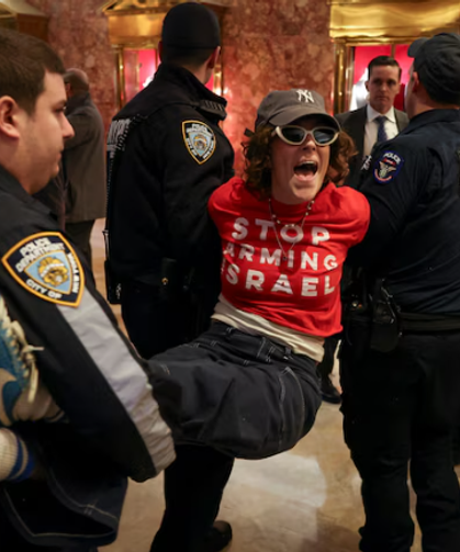 Yahudi protestocular Trump Tower'ı işgal etti: 98 gözaltı