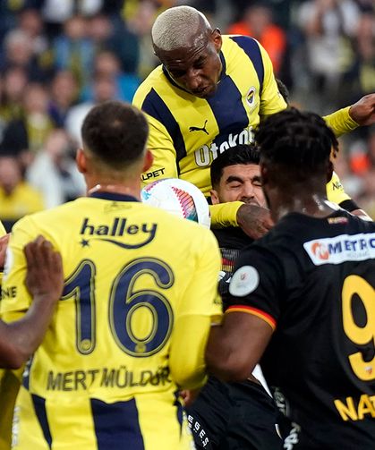 90+4'te Şok Fenerbahçe yıkıldı! Şampiyonluk yolunda yara aldı