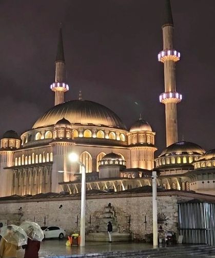 İstanbul’da Berat Kandili dualarla idrak edildi