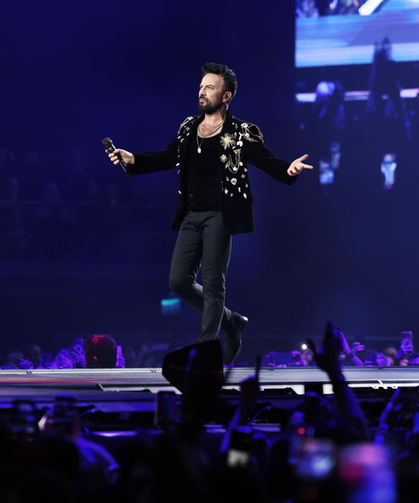 MEGASTAR TARKAN KONSERLERİNDE SONA YAKLAŞILIYOR 9 GÜNDE 50 BİN SEVENİYLE BULUŞTU