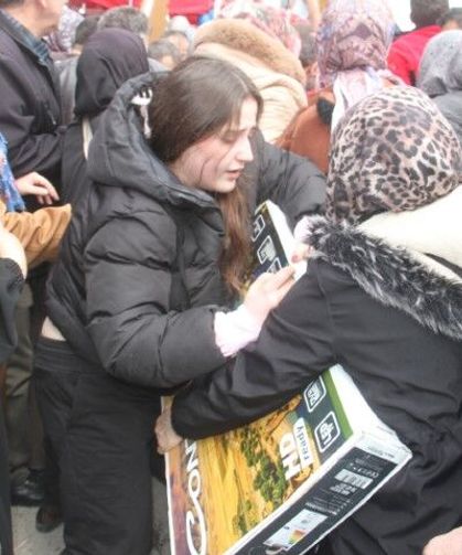 Konya’da ucuz televizyon izdihamı