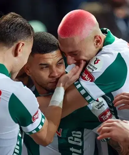 Konyaspor Ziraat Türkiye Kupası Zaferi. Fenerbahçe'yi uzatmalarda penaltı golüyle eledi