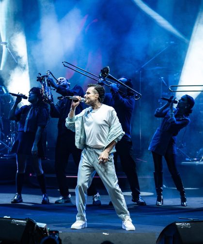 Kenan Doğulu’dan İzmir’de Unutulmaz Performans