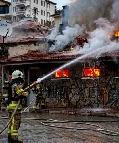 Kütahya’nın tarihi Ilıca Aslanlı Hamamı’nda yangın