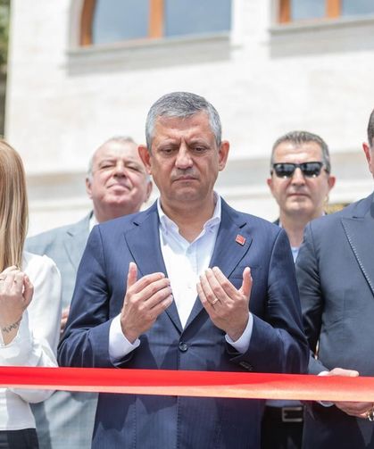 Özgür Özel Bornova’da toplu açılış törenlerine katıldı