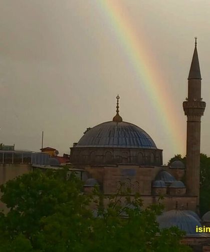 Sokollu Mehmet Paşa Camii’nde Gökkuşağı: Tarihi Yarımadada Manevi Bir An