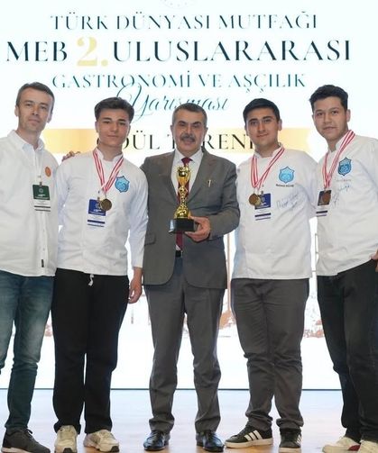 Bolulu genç aşçılar Türkiye birincisi oldu