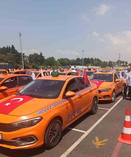 15 Temmuz darbe girişiminin 10. yılında taksi şoförlerinden anlamlı kortej