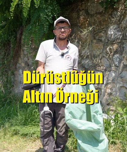 Düzce’de temizlik işçisi bulduğu altın dolu çantayı polise teslim etti