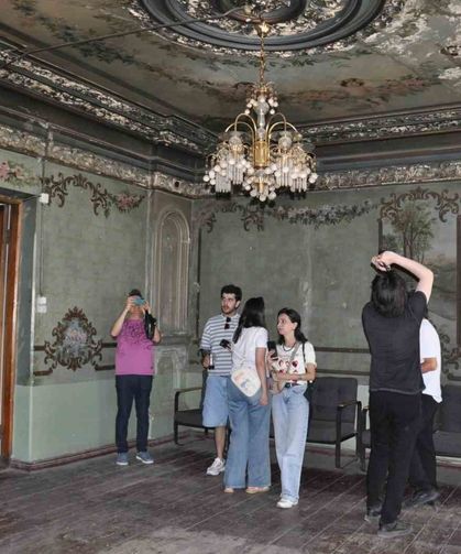 Ermenistanlı gazeteciler Kars’ı Keşfetti: Türkiye-Ermenistan medya değişim programı kapsamında tarih ve kültür turu