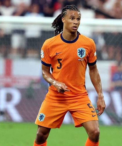 Fenerbahçe, Hollandalı oyuncu Nathan Ake'yi transfer etti
