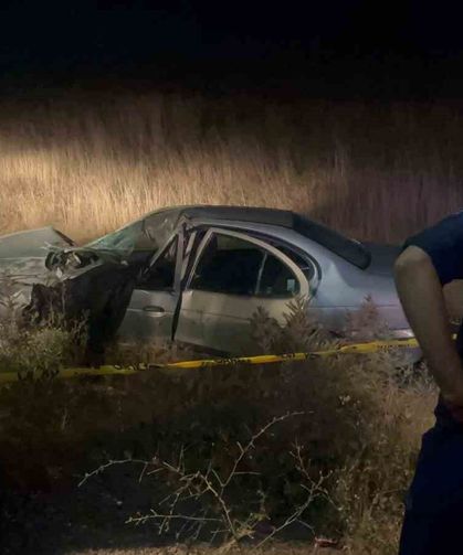 Otomobil, traktöre arkadan çarptı: 1 ölü, 2 yaralı